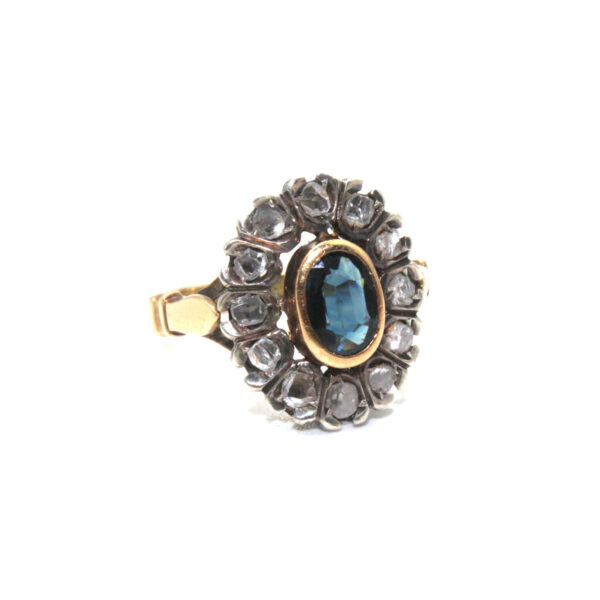 Anello in oro e argento con zaffiro e diamanti - immagine 4