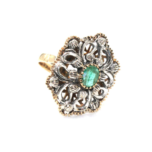 Anello in oro giallo e argento con smeraldo - immagine 4